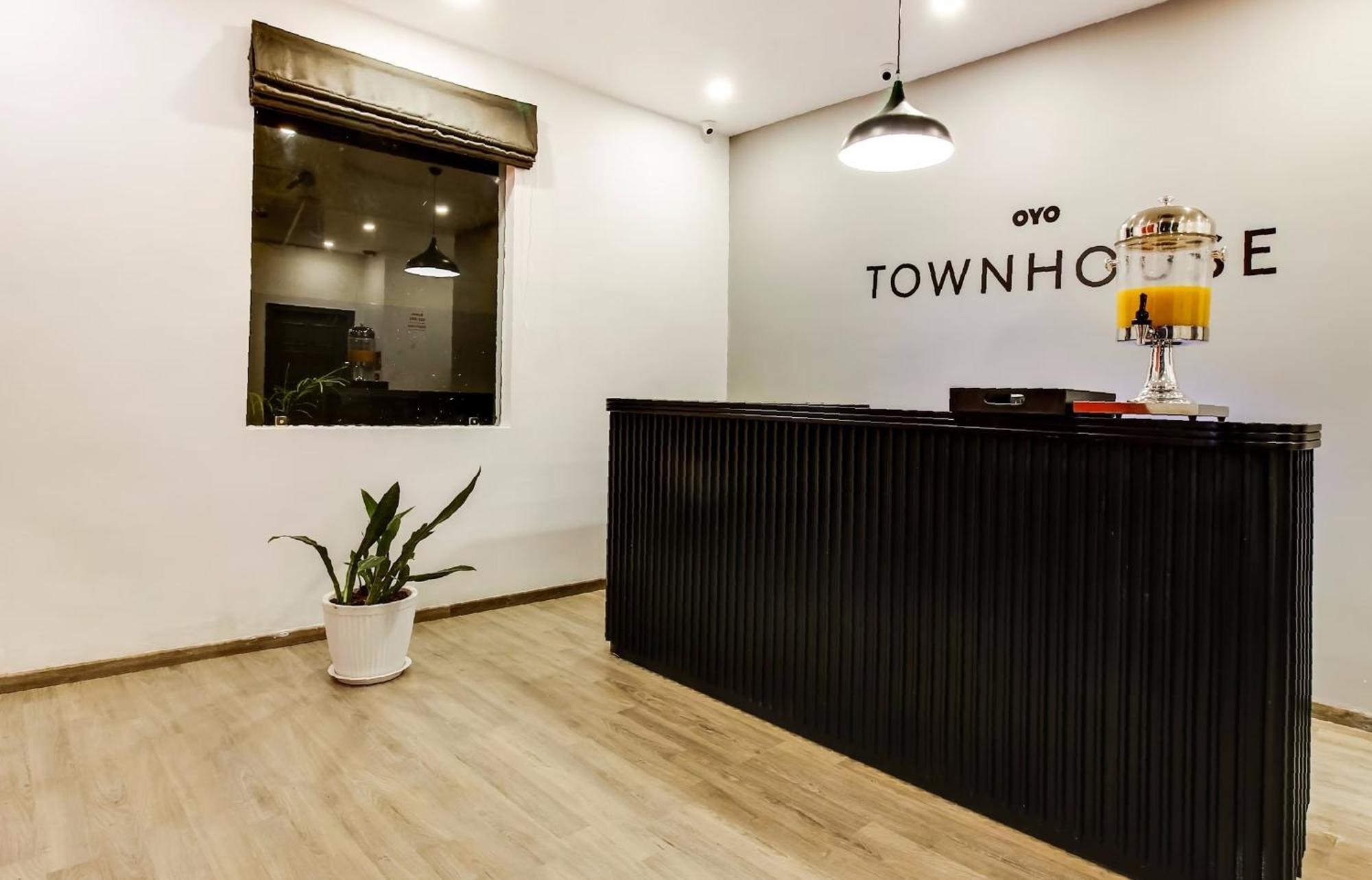 Townhouse De Alphabet Hyderabad Exterior foto