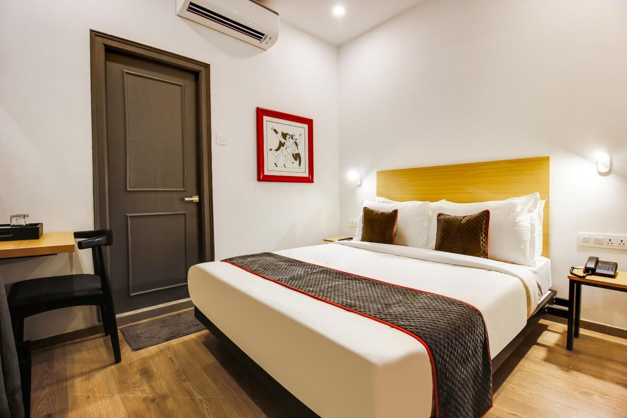 Townhouse De Alphabet Hyderabad Exterior foto